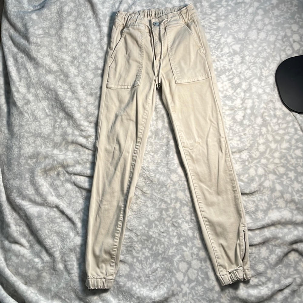 American Eagle women cargos